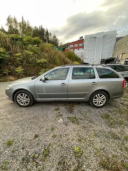 Skoda Octavia 2012 photo 3