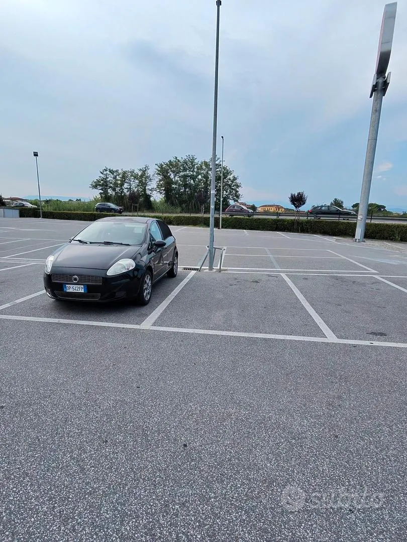Fiat Punto 2009 photo 4
