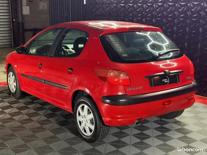 Peugeot 206 2002 photo 2