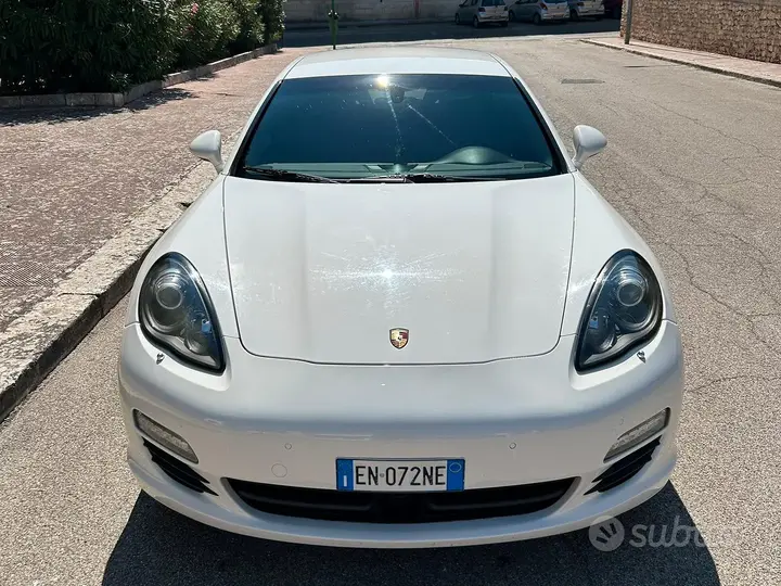 Porsche Panamera 2012 photo 3