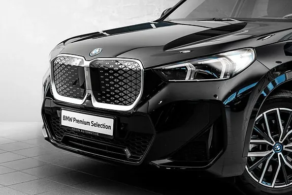 BMW Ix1 2025 photo 2