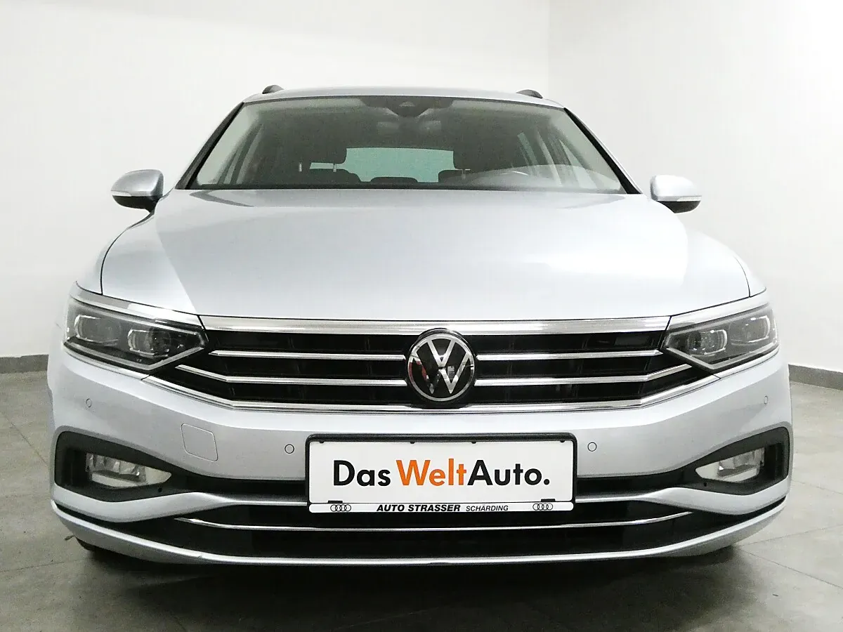 Volkswagen Passat 2022 photo 2