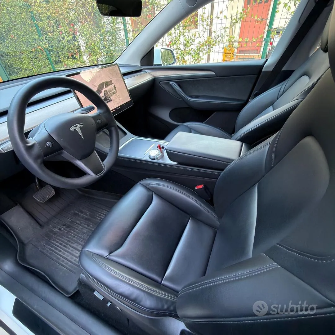 Tesla Model Y 2022 photo 3