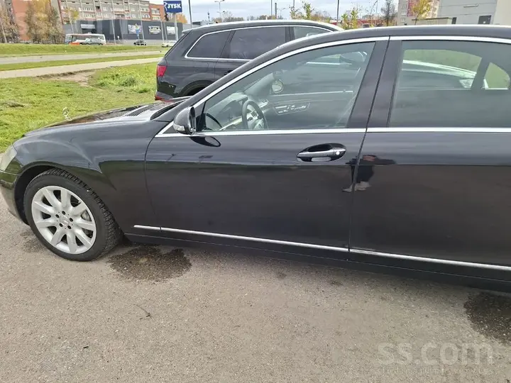 Mercedes-Benz S320 2007 photo 2