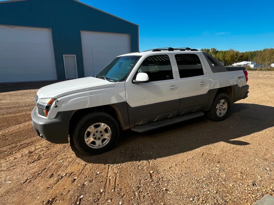 Chevrolet Avalanche 2002 photo 2