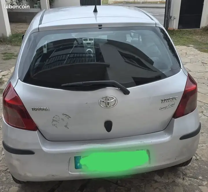 Toyota Yaris 2007 photo 2