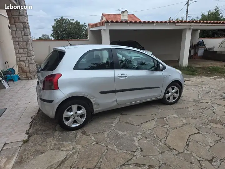 Toyota Yaris 2007 photo 3