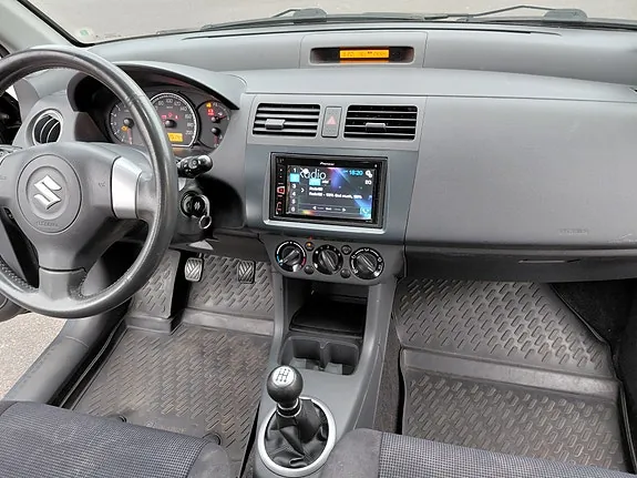 Suzuki Swift 2007 photo 2