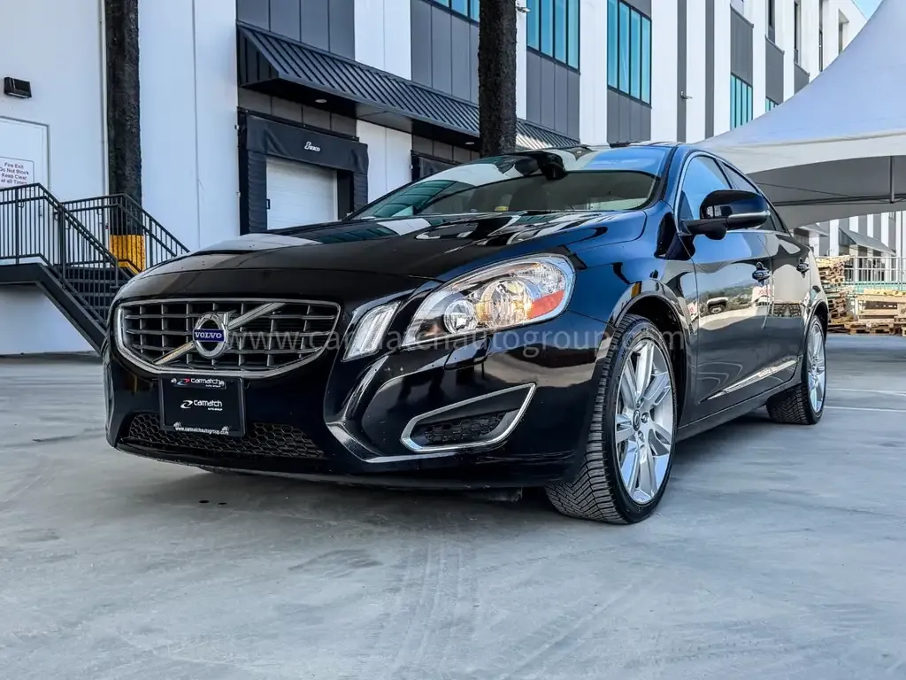 Volvo S60 2012 photo 2