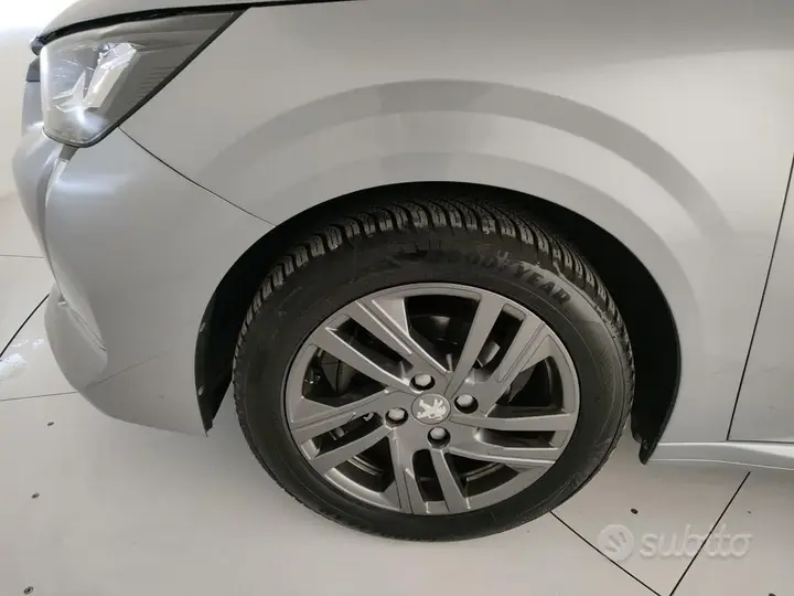 Peugeot 208 2022 photo 5