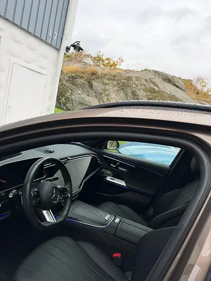 Mercedes-Benz E 300 2024 photo 3
