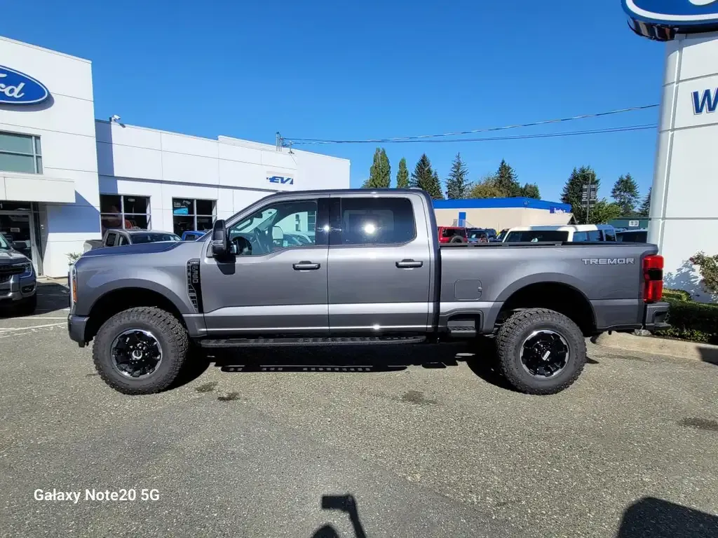 Ford F350 2026 photo 2
