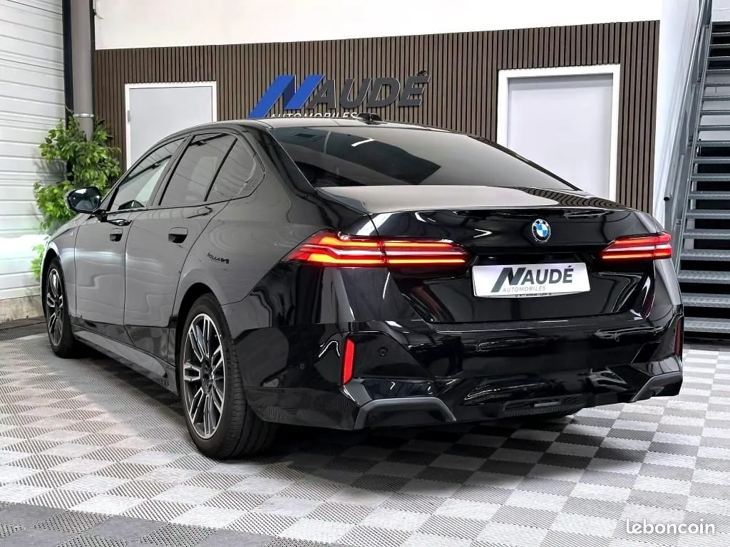 BMW 5 2023 photo 4