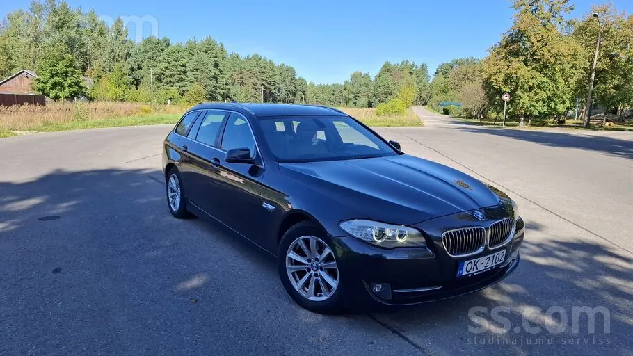 BMW 520 2012 photo 2