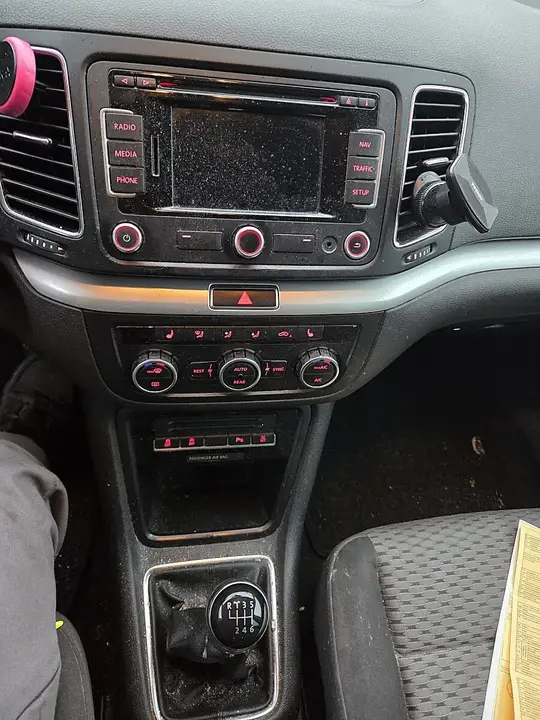 Volkswagen Sharan 2014 photo 2