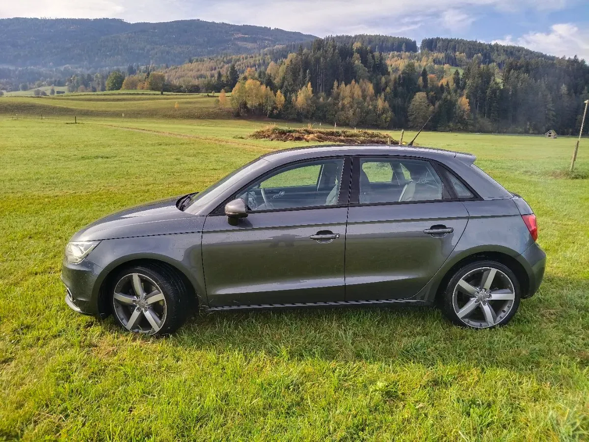 Audi A1 2011 photo 3