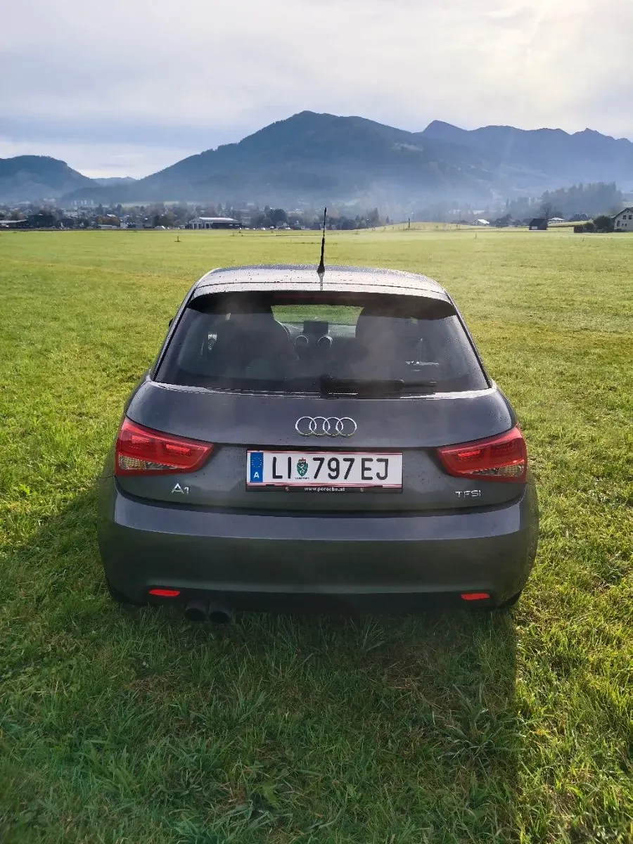 Audi A1 2011 photo 2