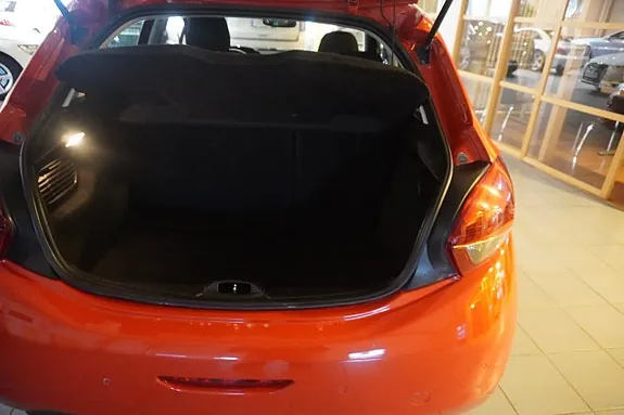 Peugeot 208 2018 photo 5
