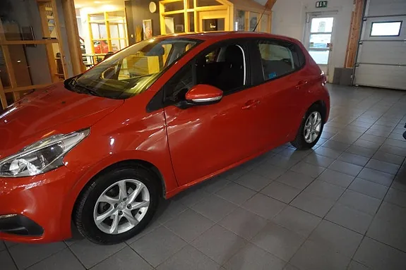 Peugeot 208 2018 photo 2