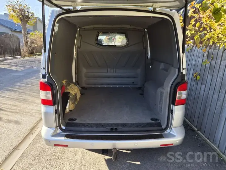 Volkswagen T5 2011 photo 3