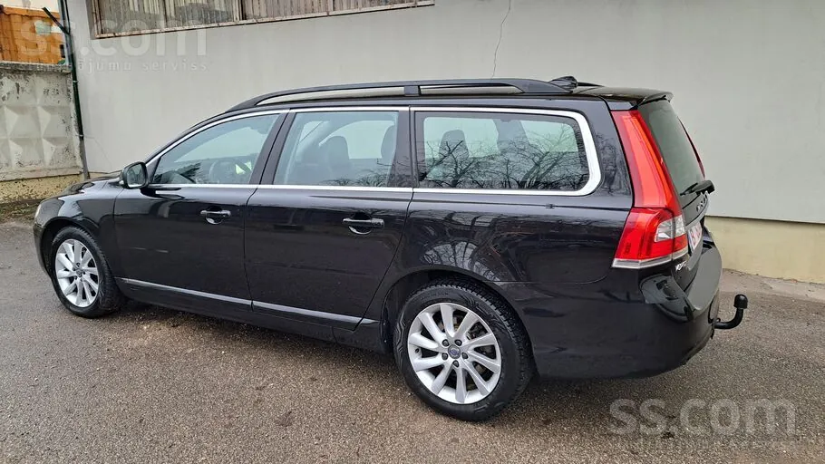 Volvo V70 2016 photo 2