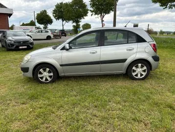 Kia Rio 2007 photo 2