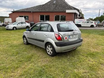 Kia Rio 2007 photo 3