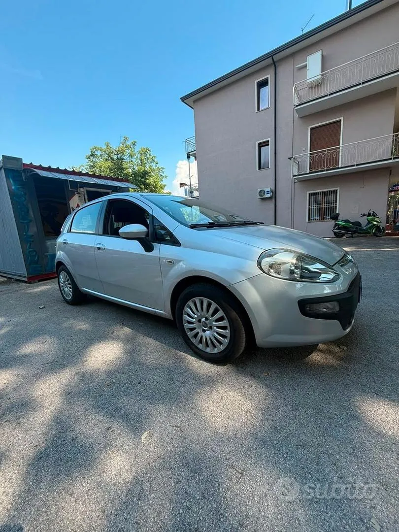 Fiat Punto Evo 2010 photo 2