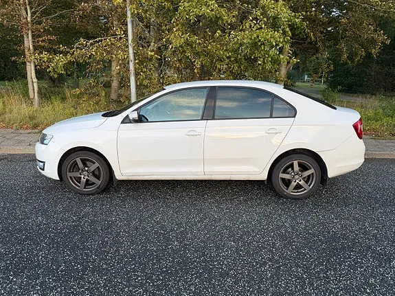 Skoda Rapid 2016 photo 2