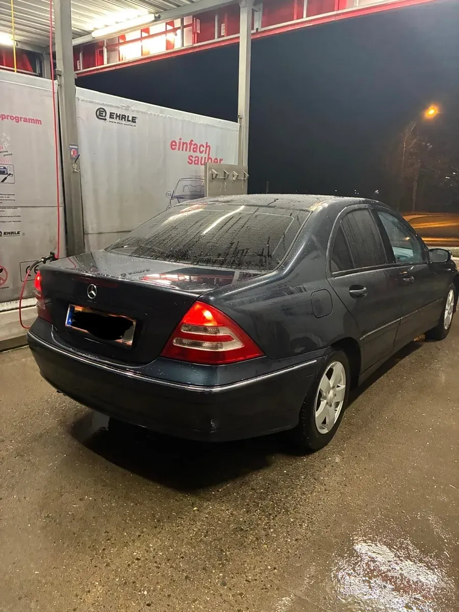 Mercedes-Benz C-Class 2002 photo 2