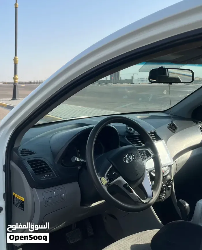 Hyundai Accent 2015 photo 4