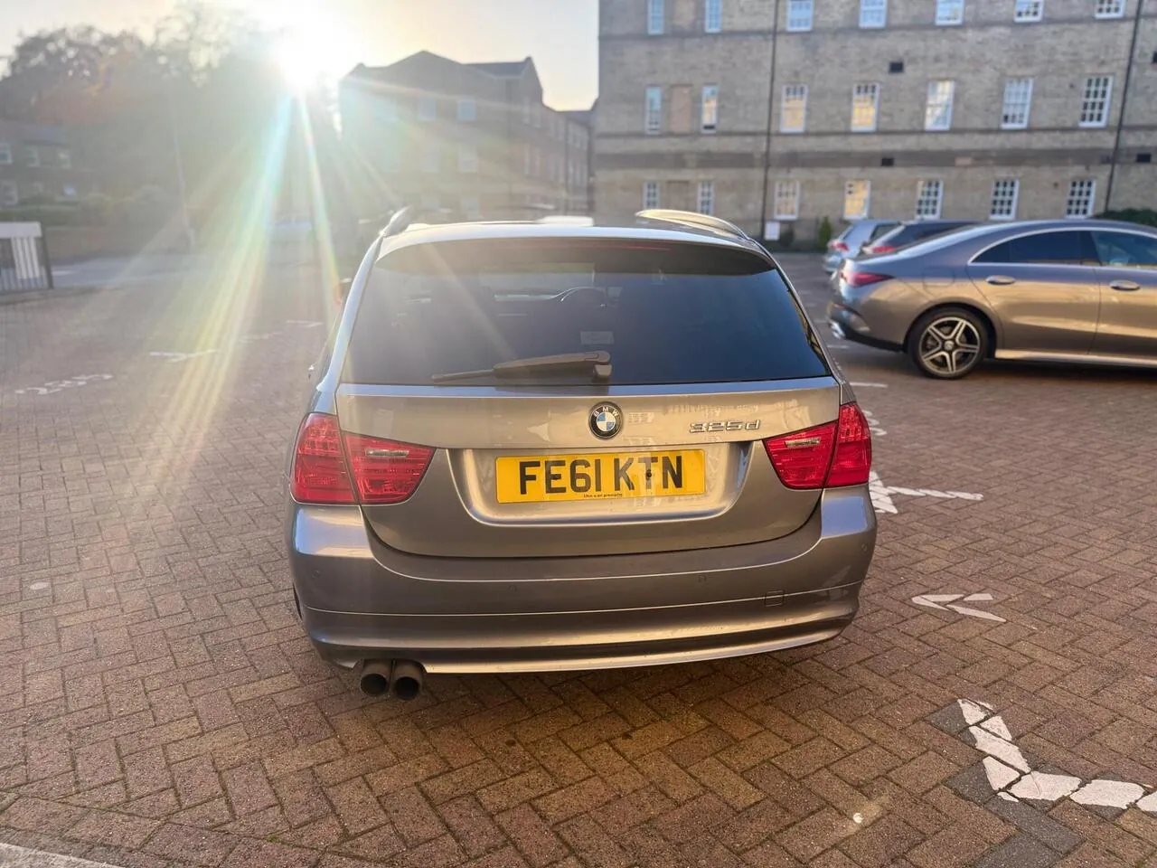 BMW 3 Series 2011 photo 4