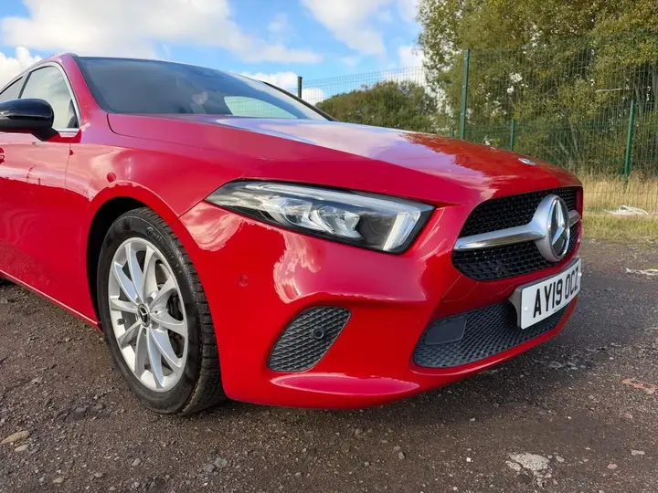 Mercedes-Benz A-Class 2019 photo 2