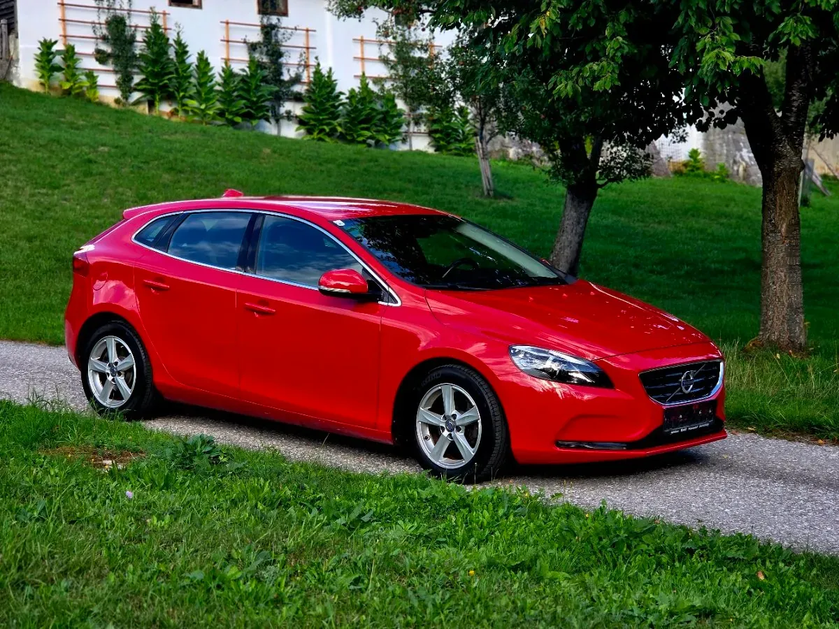 Volvo V40 2014 photo 2
