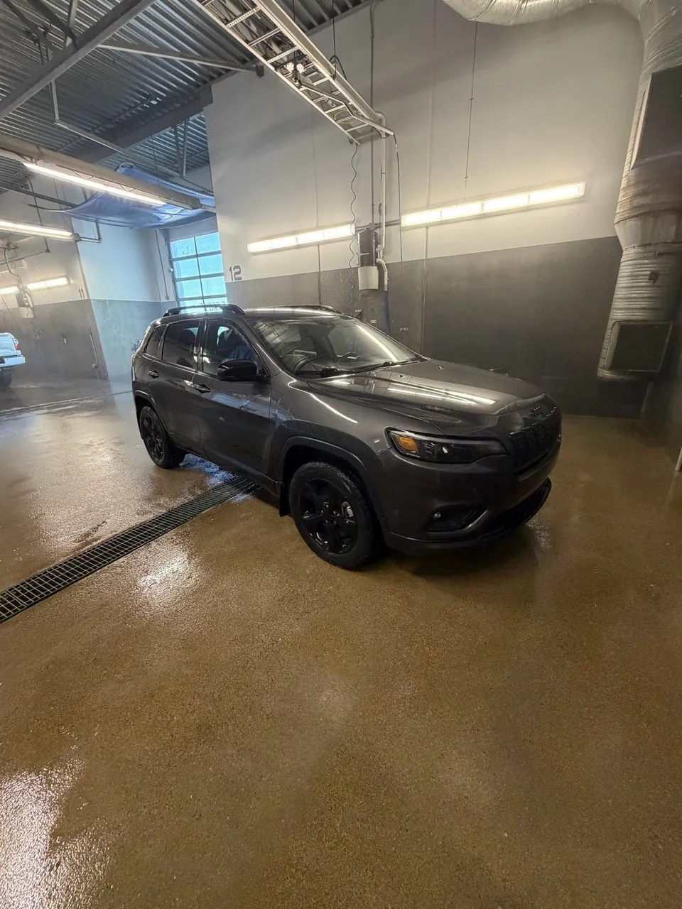 Jeep Cherokee 2023 photo 2