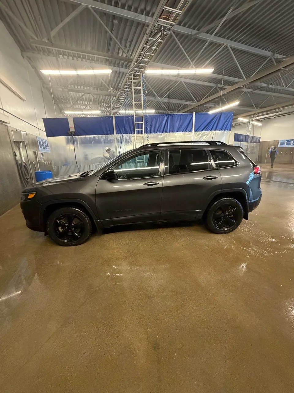 Jeep Cherokee 2023 photo 3