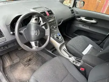 Toyota Auris 2011 photo 4