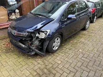 Toyota Auris 2011 photo 2