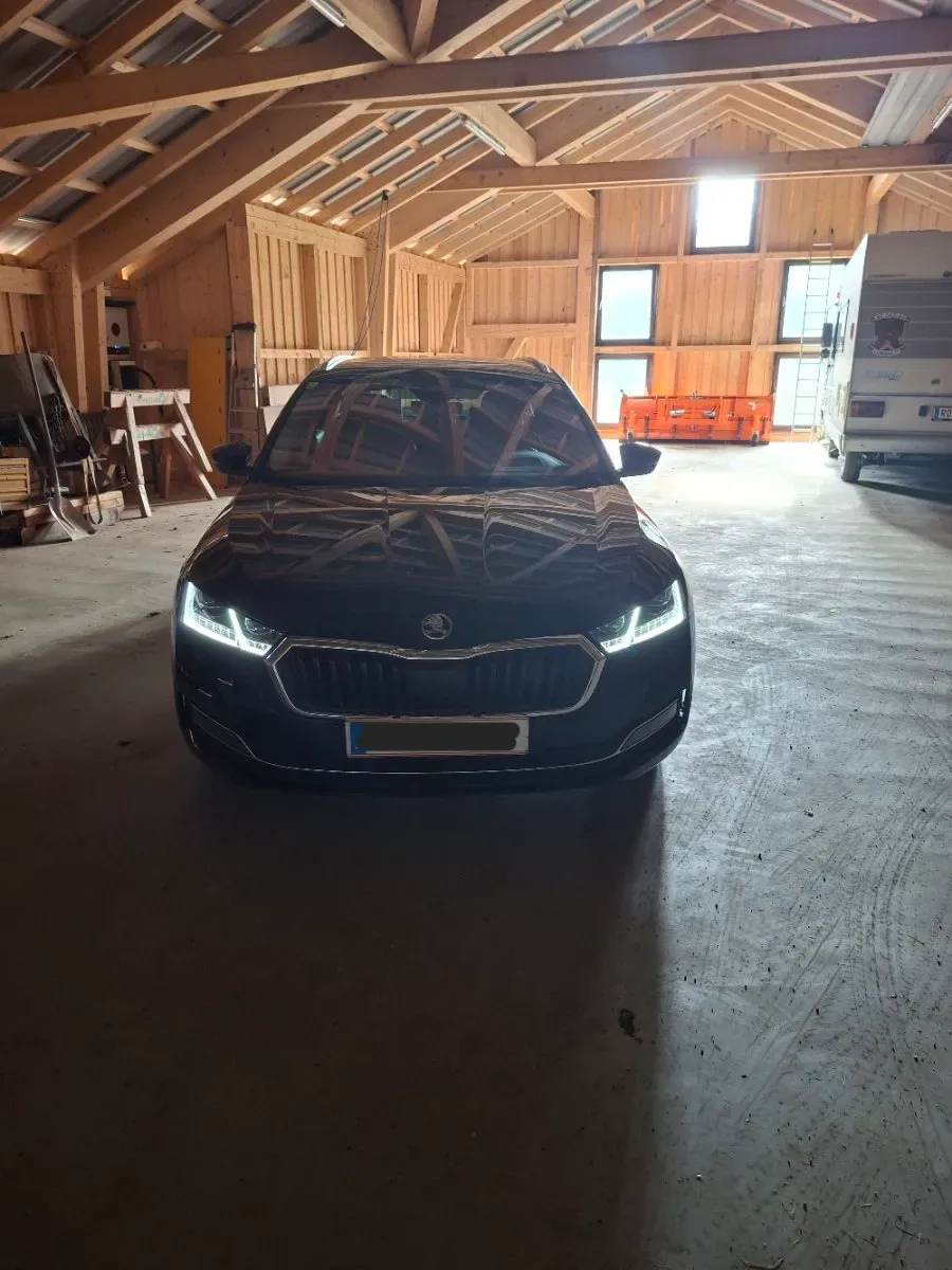 Skoda Octavia 2023 photo 3