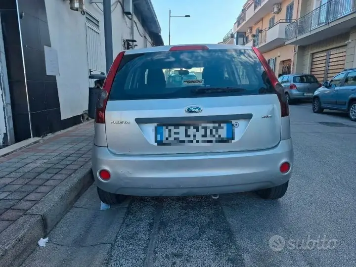 Ford Fiesta 2007 photo 2