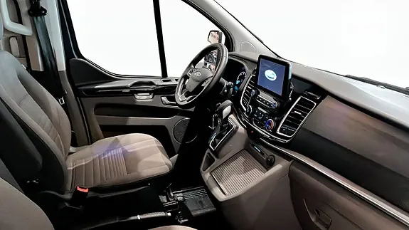 Ford Custom Tourneo 2024 photo 3