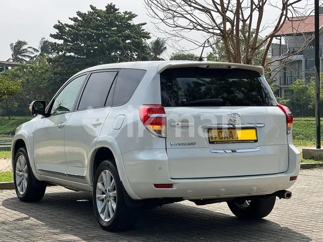 Toyota Vanguard 2013 photo 5