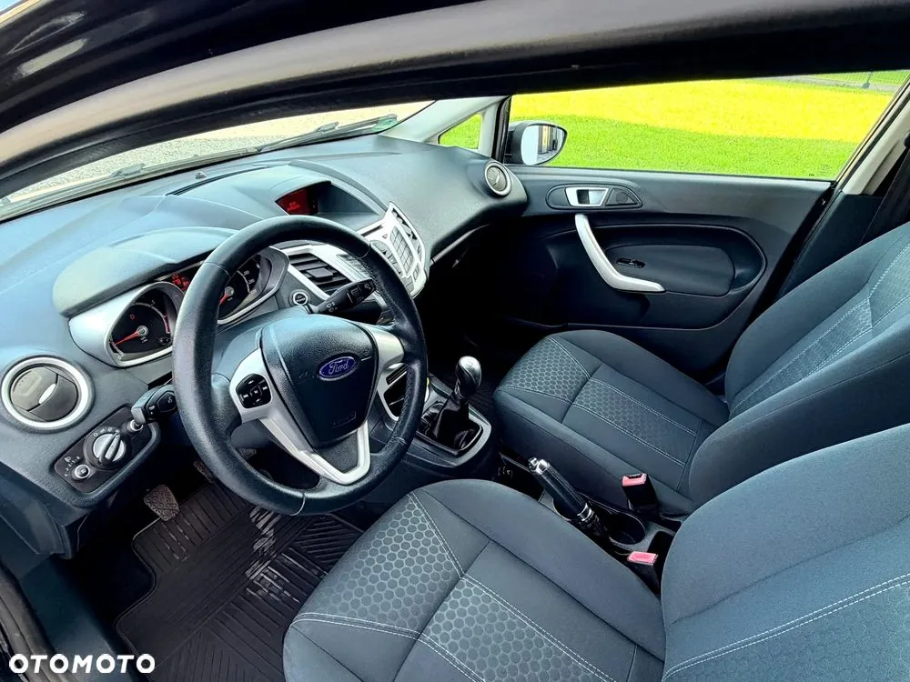 Ford Fiesta 2012 photo 5