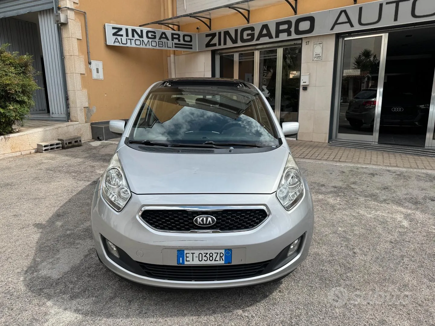 Kia Venga 2014 photo 2