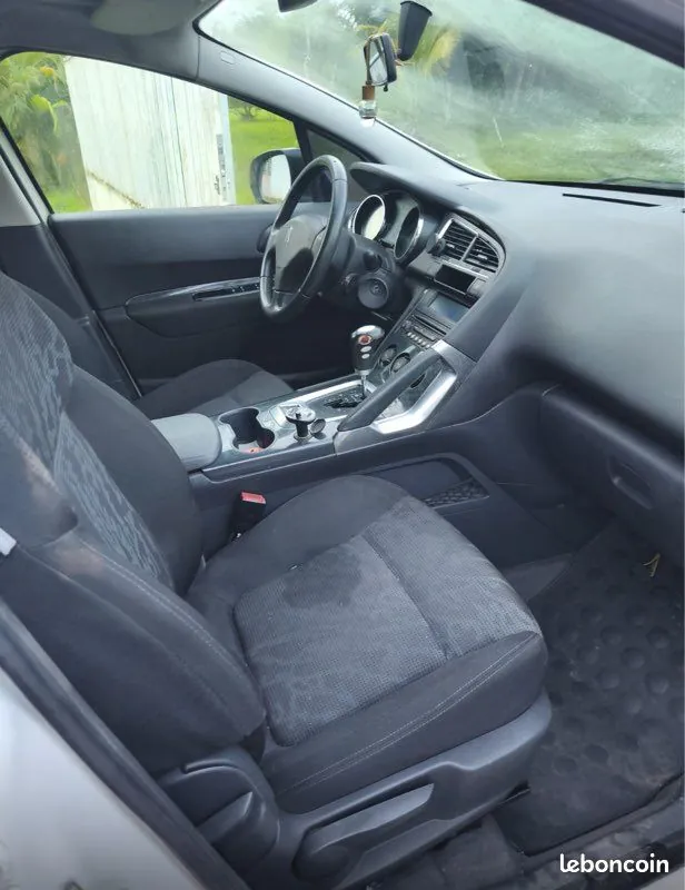 Peugeot 3008 2011 photo 2