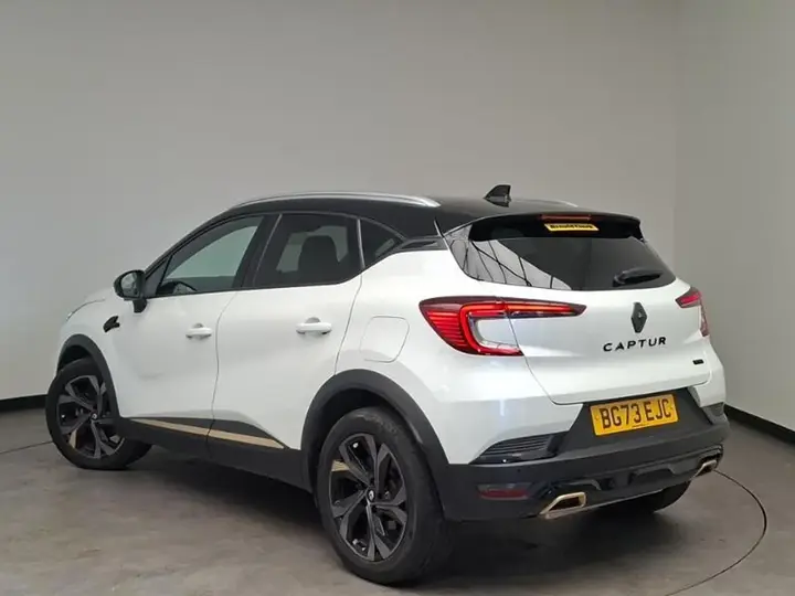 Renault Captur 2023 photo 2