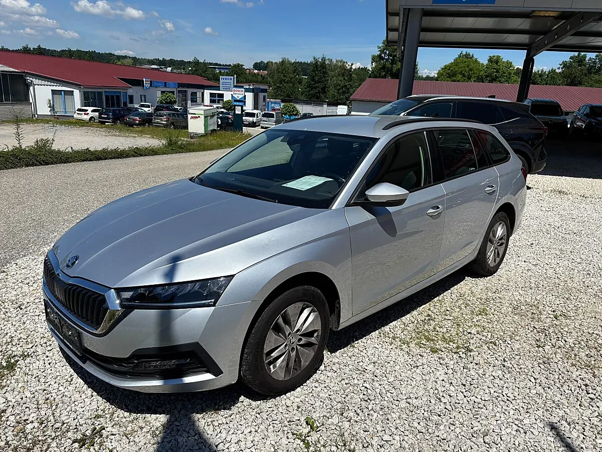 Skoda Octavia 2022 photo 2
