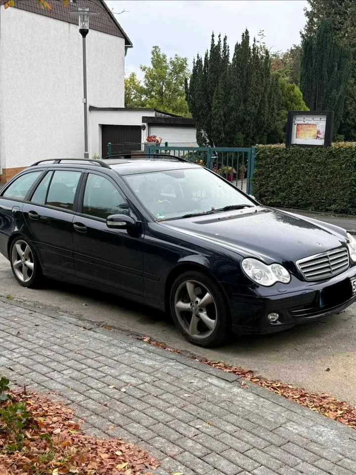 Mercedes-Benz C230