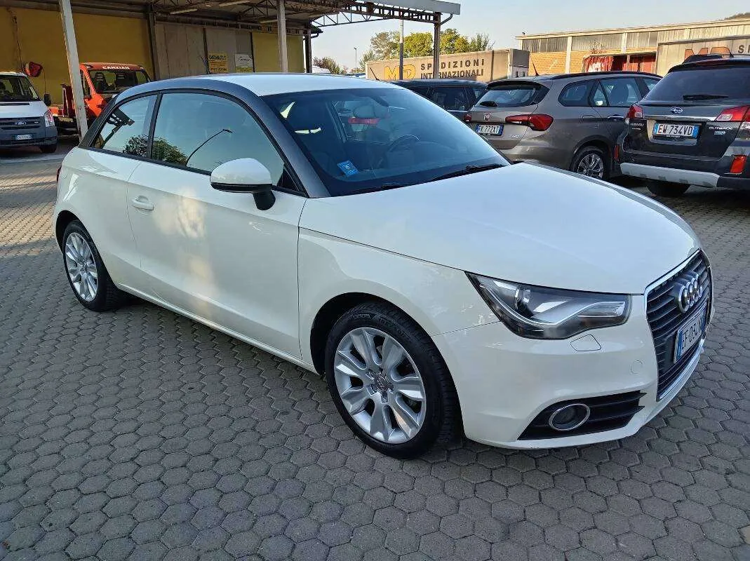Audi A1 2011 photo 3
