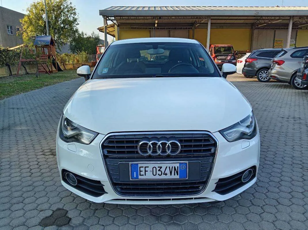 Audi A1 2011 photo 2